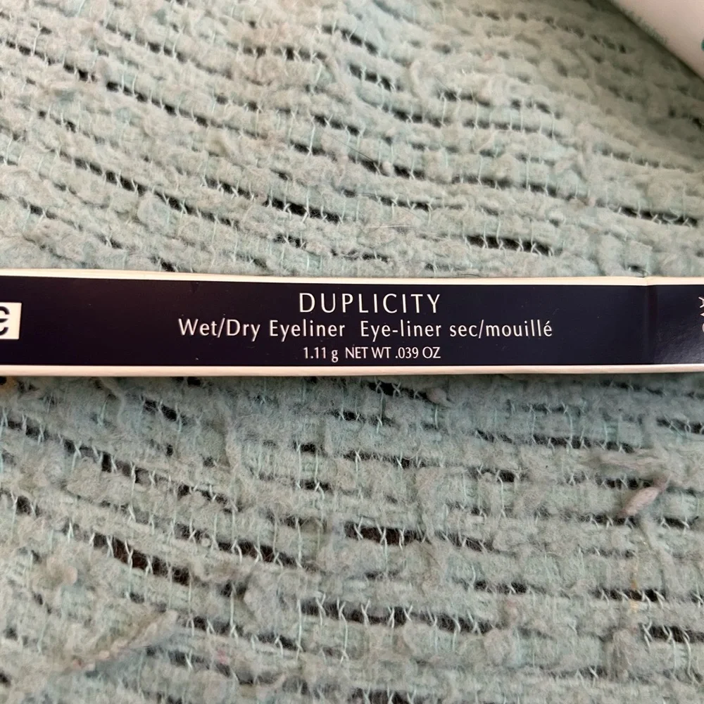 Avon Duplicity Wet/Dry Eyeliner. Jet Black.